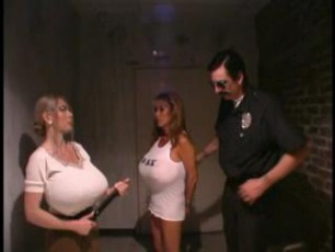 elizabeth starr vs minka : busted