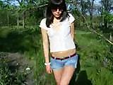 exhibicionista monica en el campo