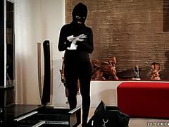 Female Cat Burglar Caught And Abused By Guy : XXXBunker.com Porn Tube