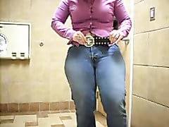 Irish Pawg M.j. In A Public Restroom : XXXBunker.com Porn Tube